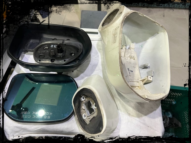 혼다 시빅(8세대 후기형) 사이드미러 분해중