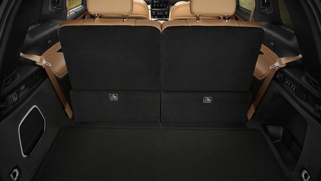 지프 그랜드 체로키 L 5세대 모델 트렁크 사진 출처 다음자동차