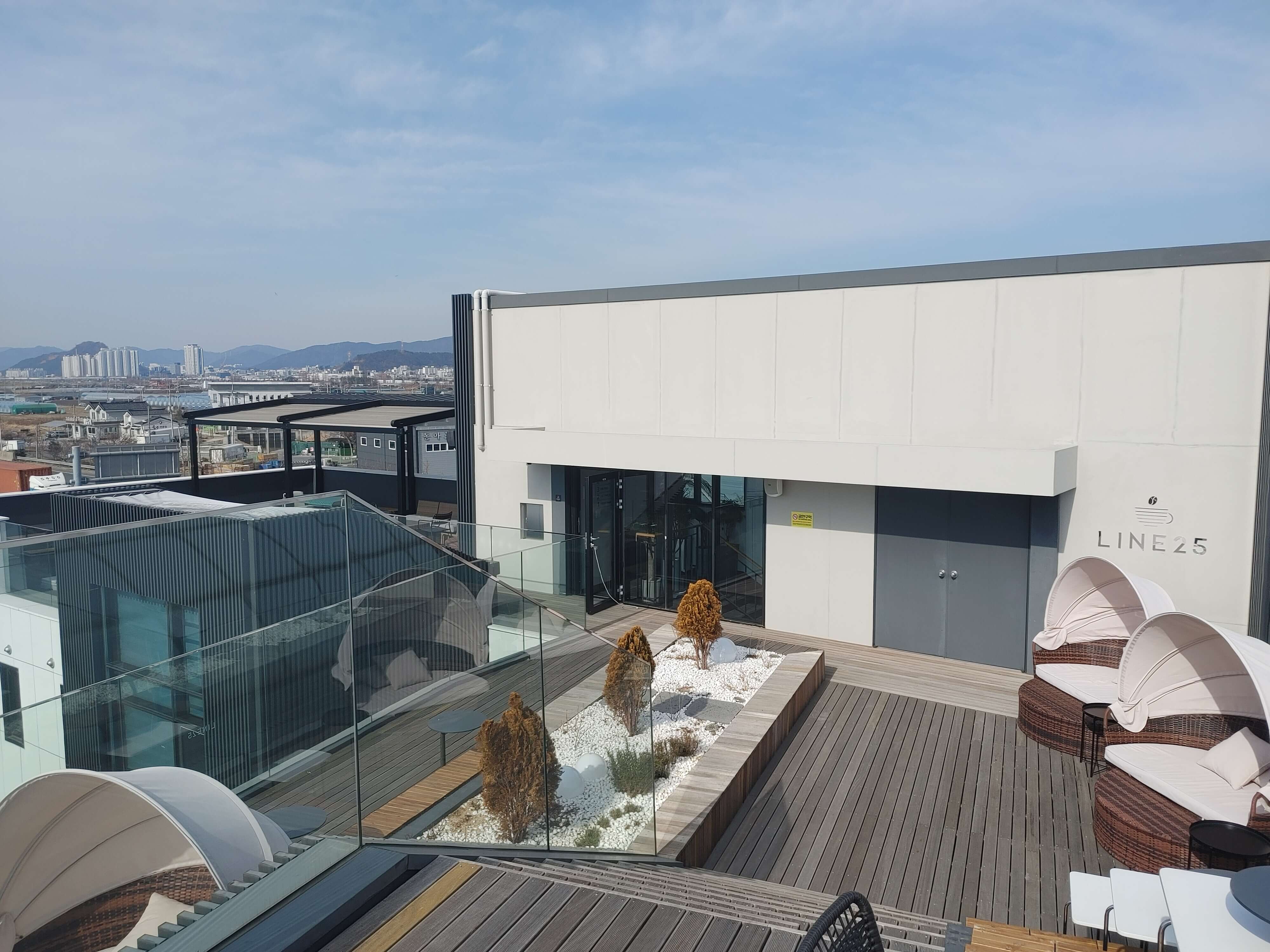 김해_강변뷰카페_라인25_루프탑