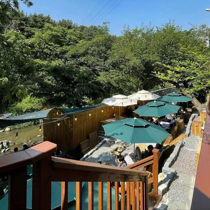카페 테라스478 외부 내려가는 길 사진