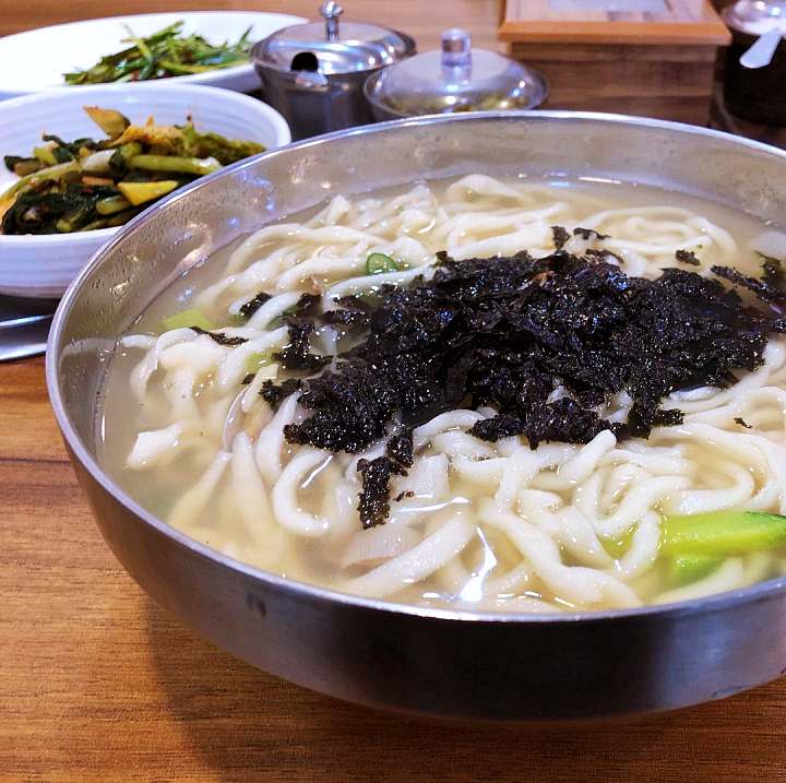 25년 정성 한 그릇 손칼국수 만두칼국수 수원 수원역 맛집 추천 생방송투데이 맛의 승부사