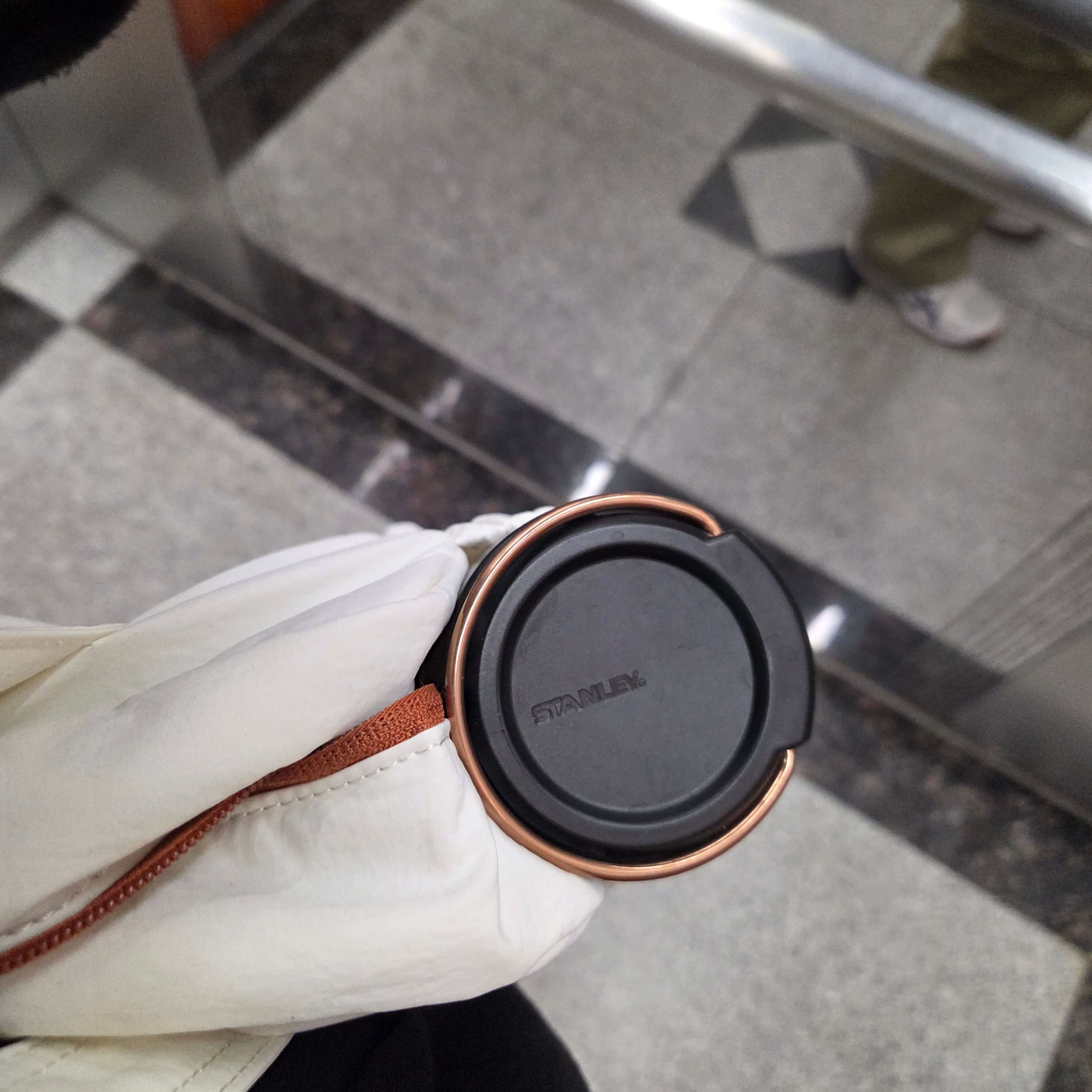 스타벅스 프리퀀시 라코스테