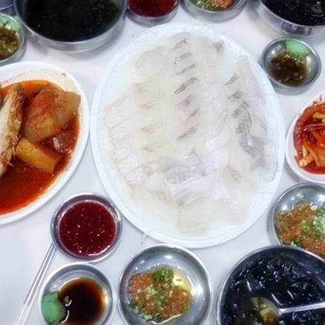 9천원 회덮밥 식당 음식