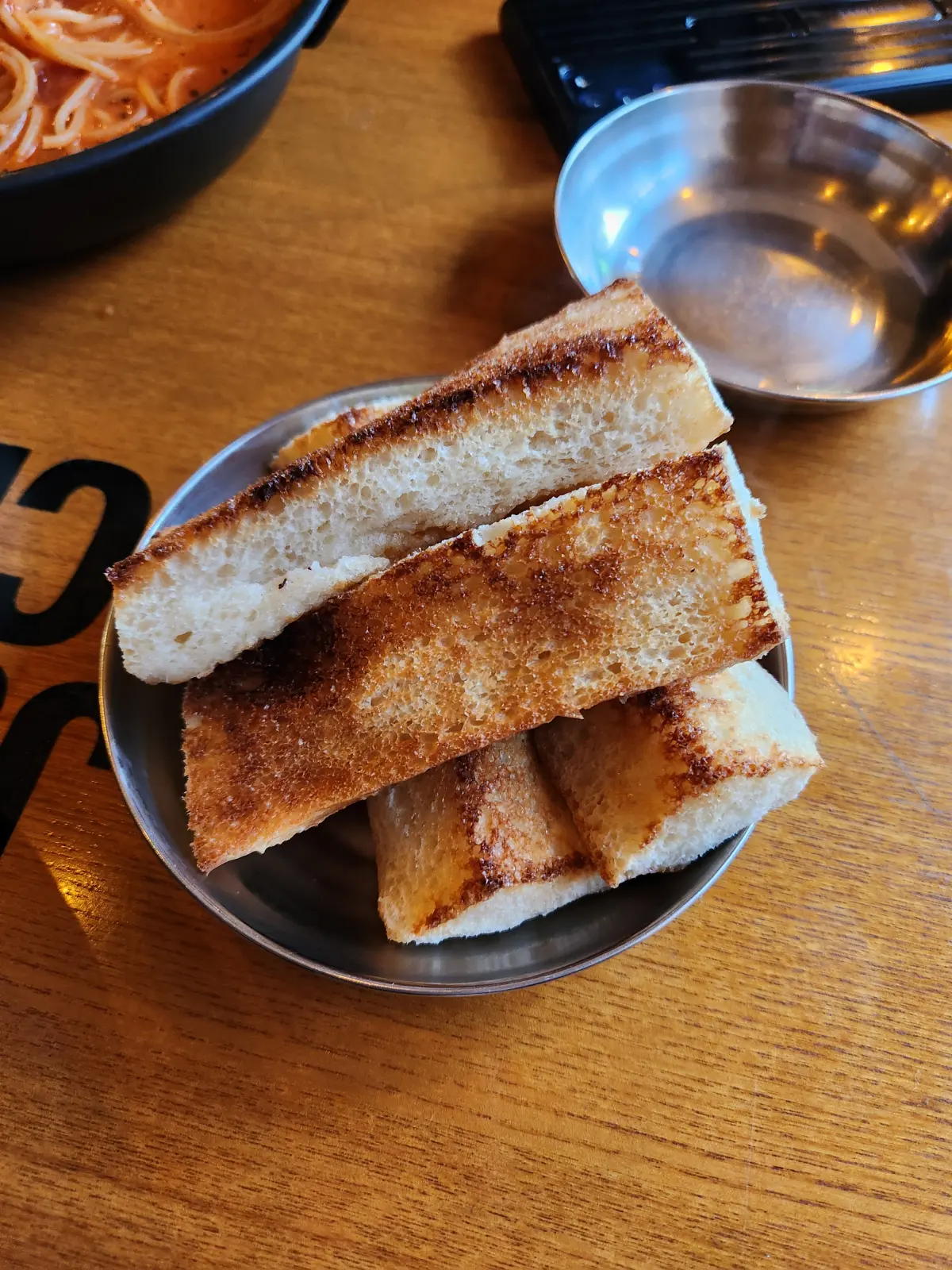 은평뉴타운-맛집-구파발-파스타-가성비-사이드-메뉴-푹신한-마늘빵