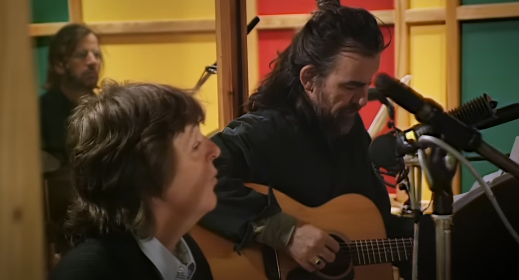 뮤비 캡처 사진