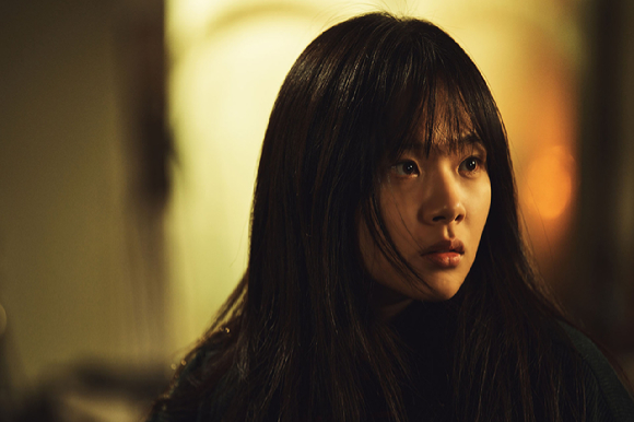 배우 김형서가 영화 &#39;화란&#39;에서 하얀 역을 맡아 열연을 펼치고 있다. [사진=플러스엠 엔터테인먼트]
