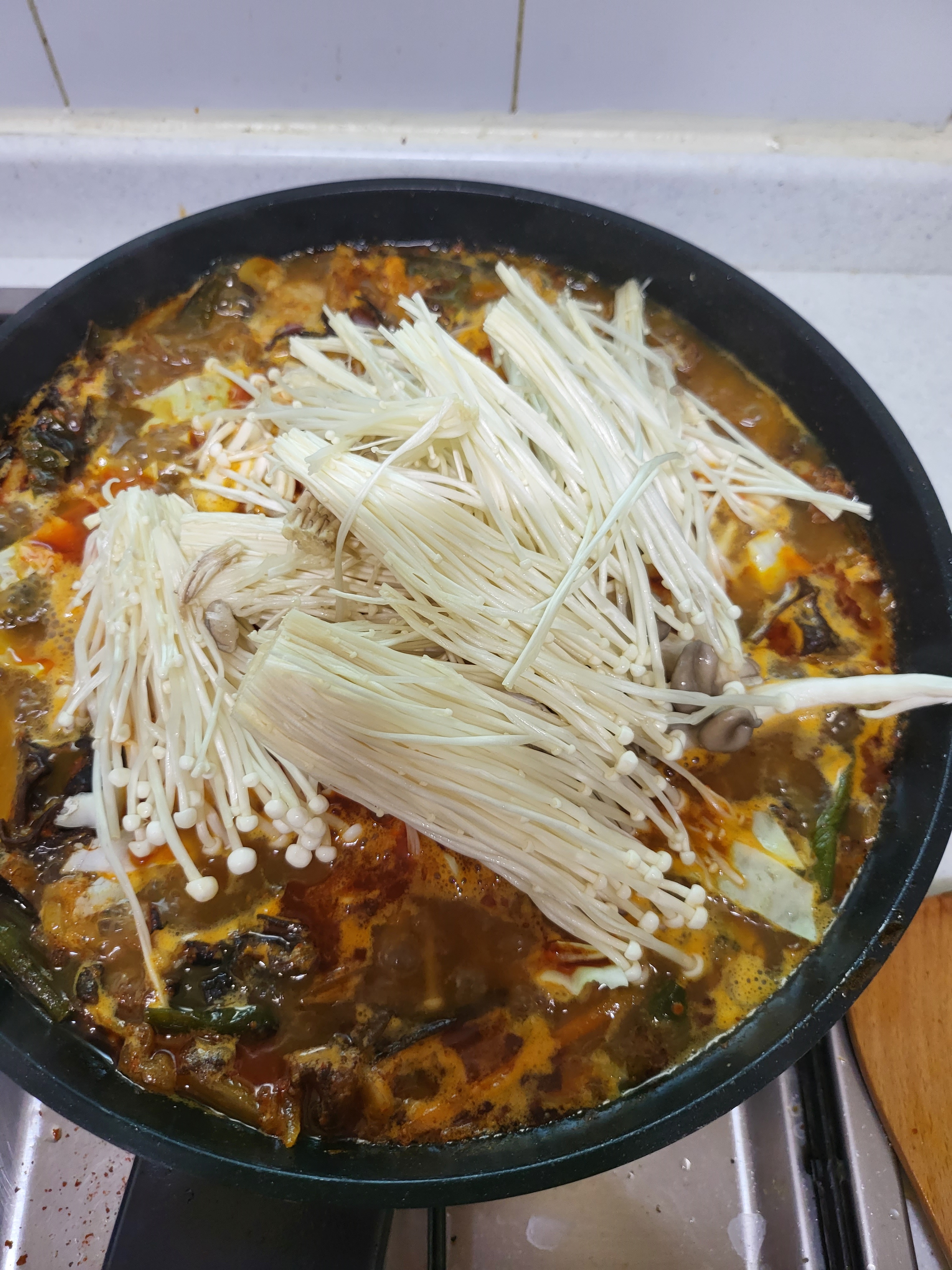 마지막 버섯 넣어 주기