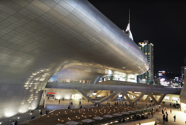 동대문 디자인 플라자 (DDP) 이미지