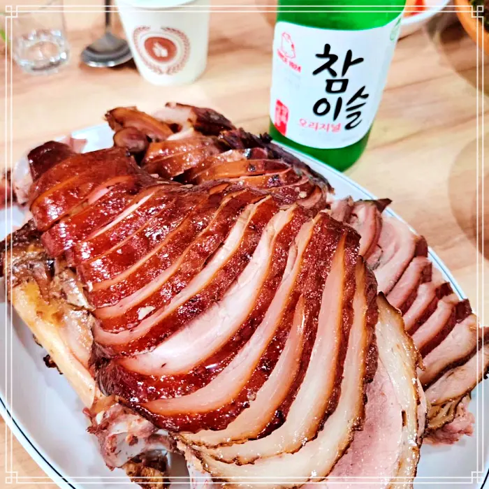 마포, 공덕 맛집 20년째 골목을 지킨 전통의 맛 한방 족발