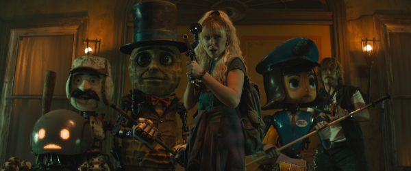 영화-일렉트릭-스테이트-밀리-바비브라운-크리스-프랫-스틸컷