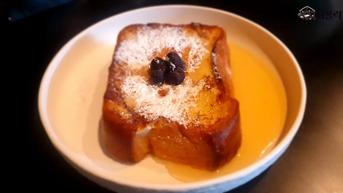 럭키어스-디저트-프렌치토스트-6900