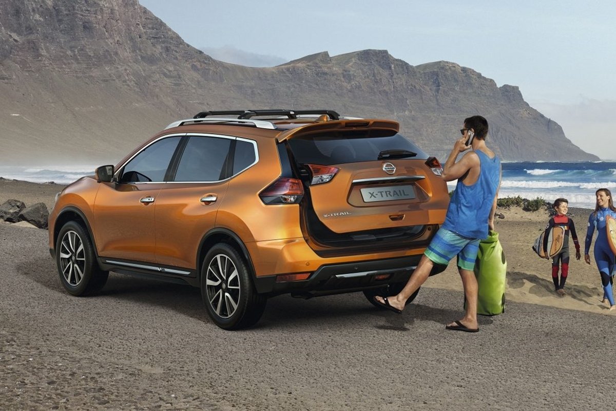 전동 트렁크와 핸즈프리