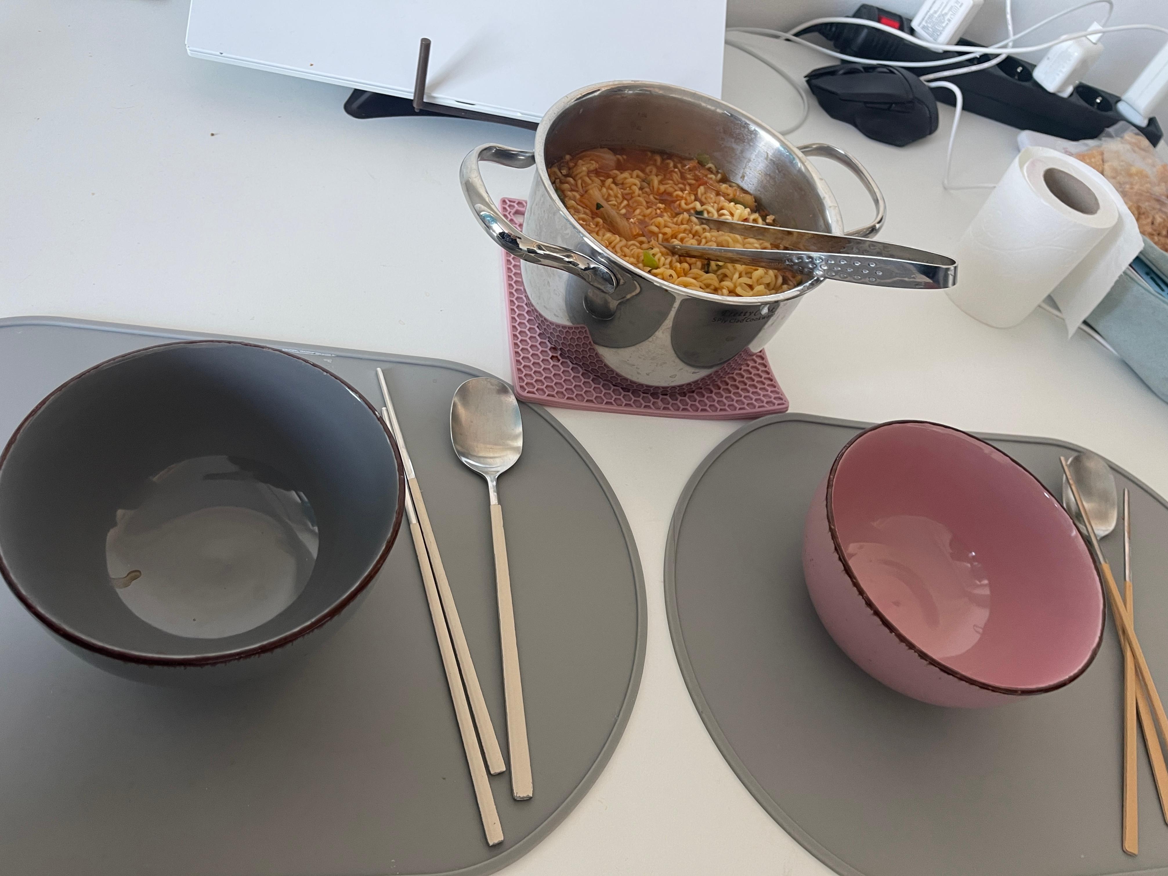 친구가 끓여준 라면