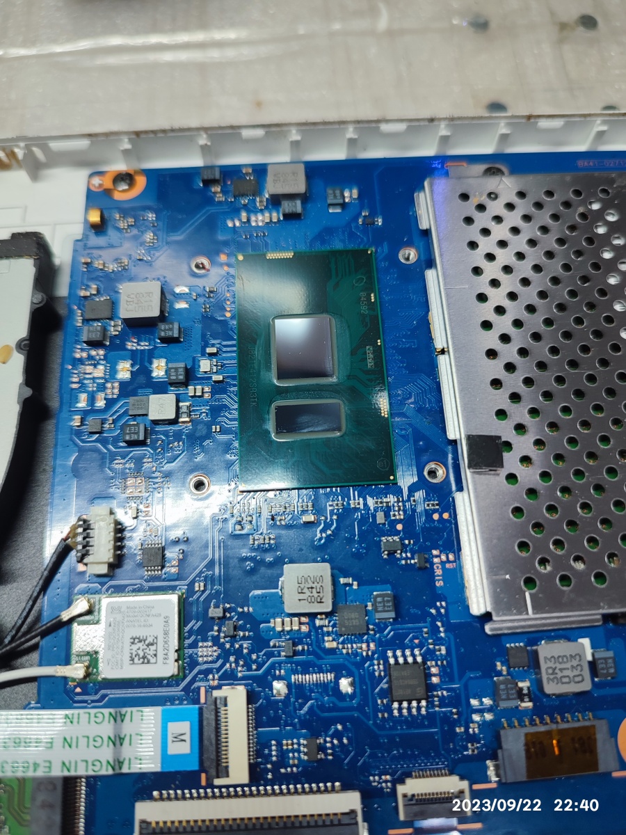 굳어 버린 서멀 구리스 세척