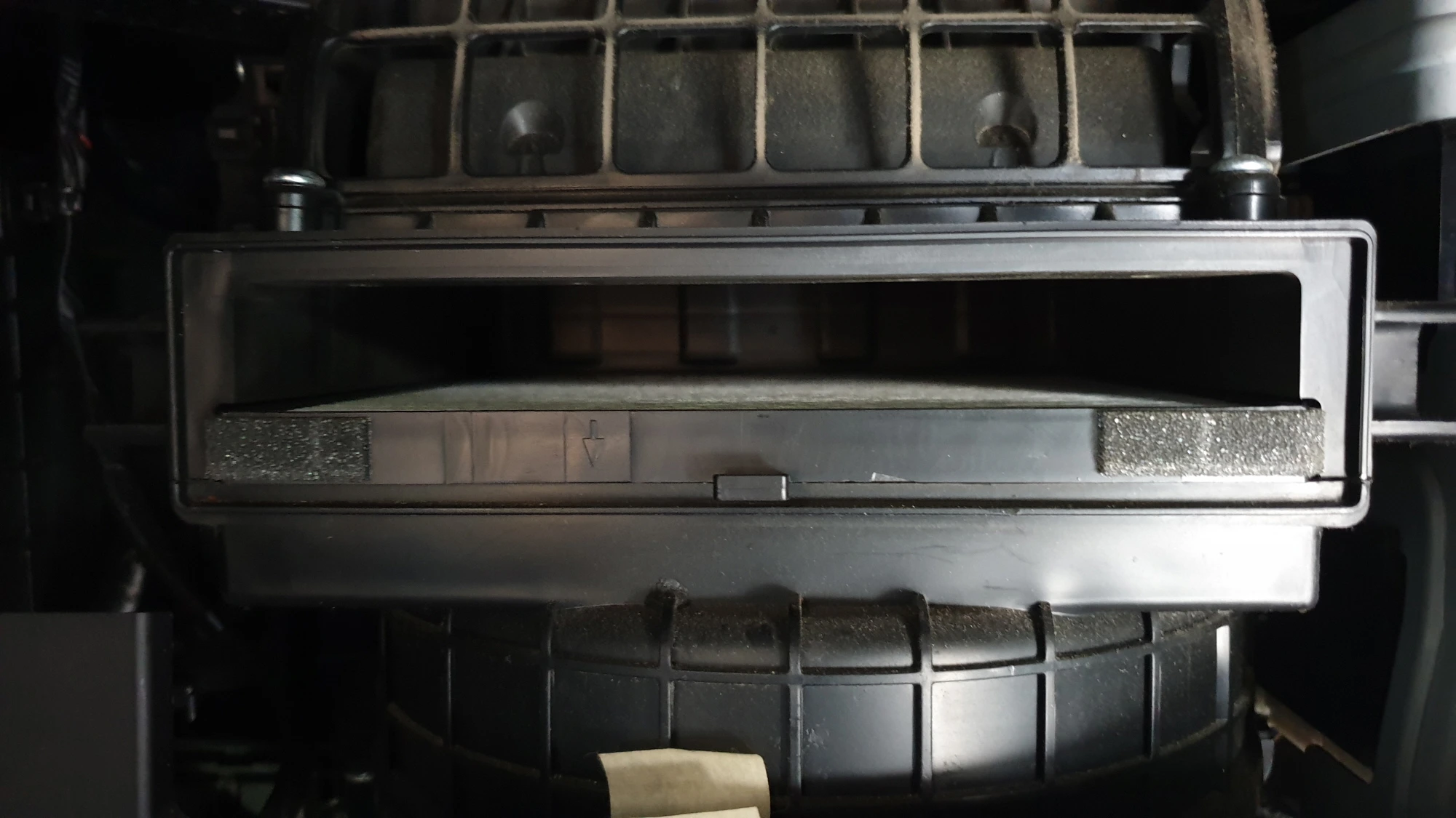 실내공기필터 끼우는 방향