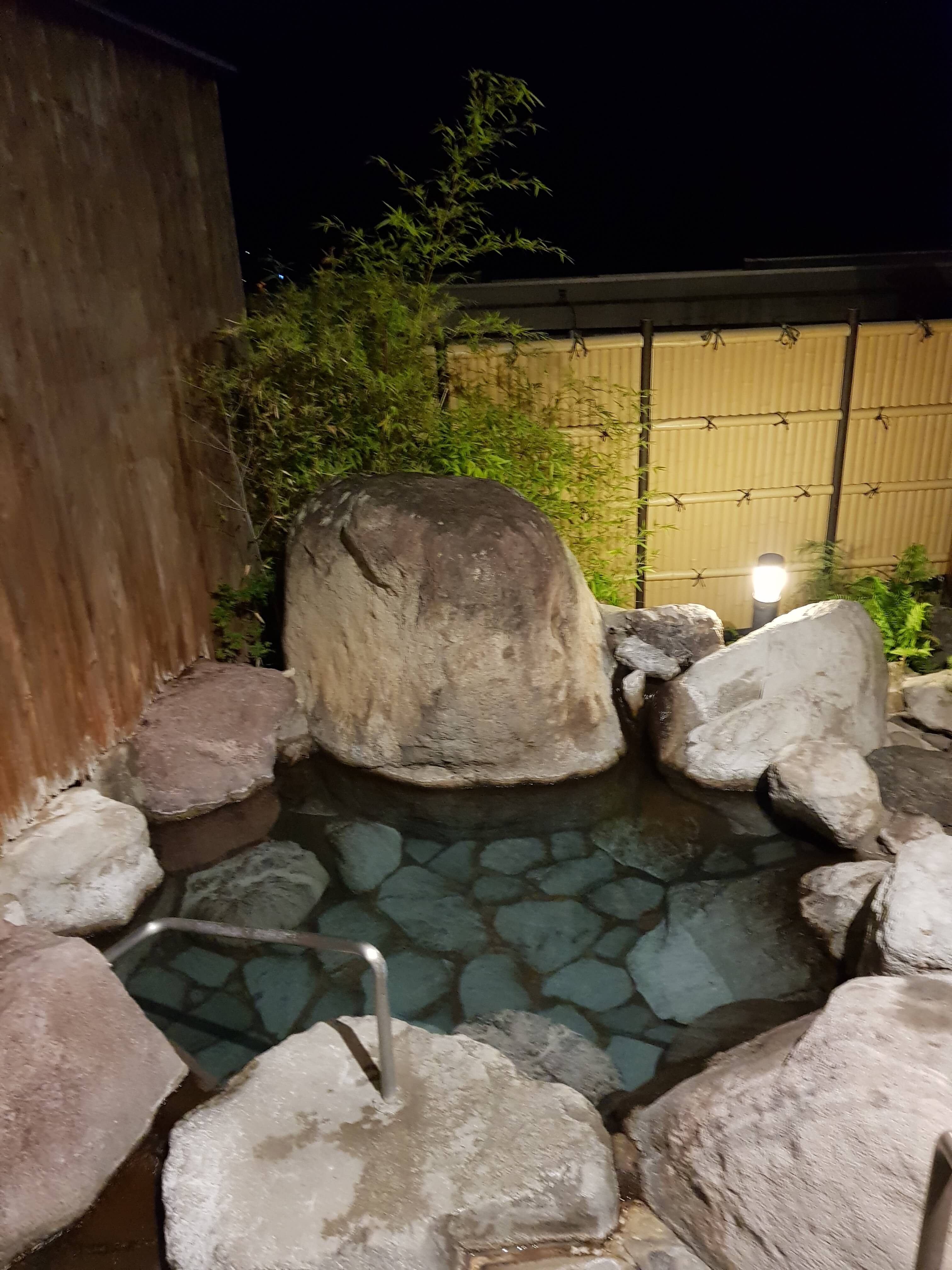 사이가쿠칸 노천탕