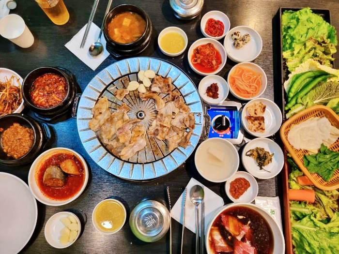 식객 허영만 백반기행 강남 신사 논현 우삼겹 쌈밥 맛집