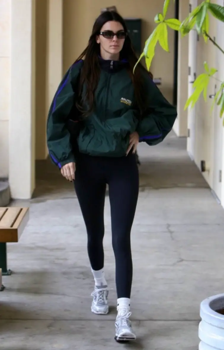 노티카 바람막이