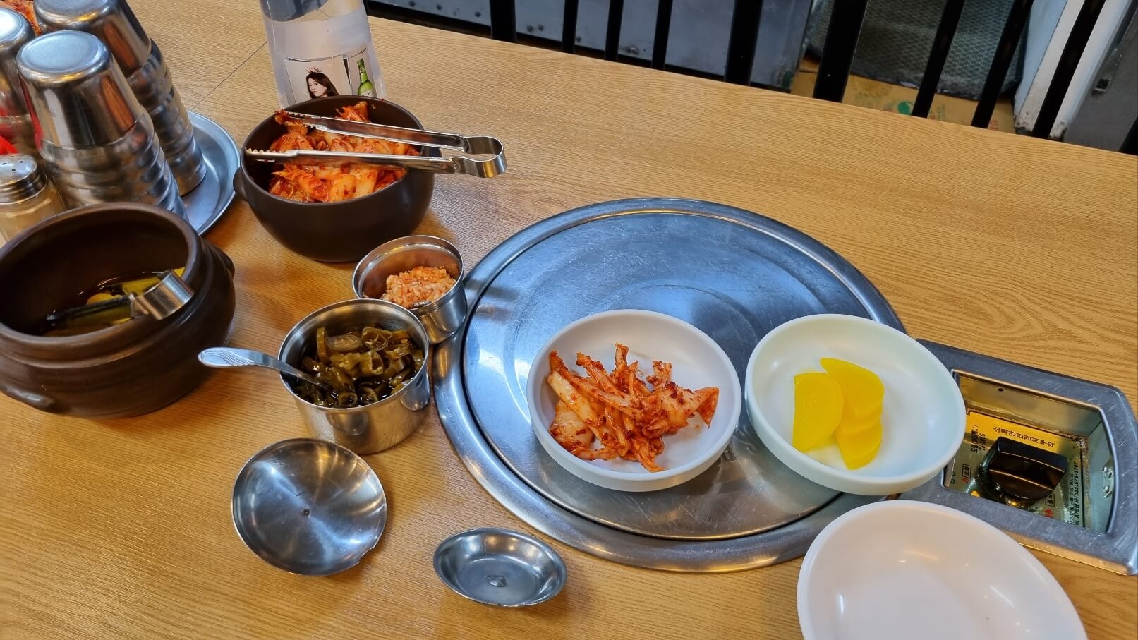 을지칼국수의-기본반찬-5개