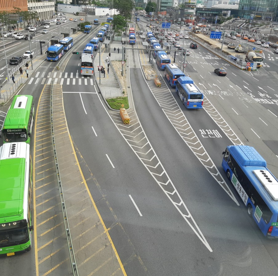 서울역 앞 풍경