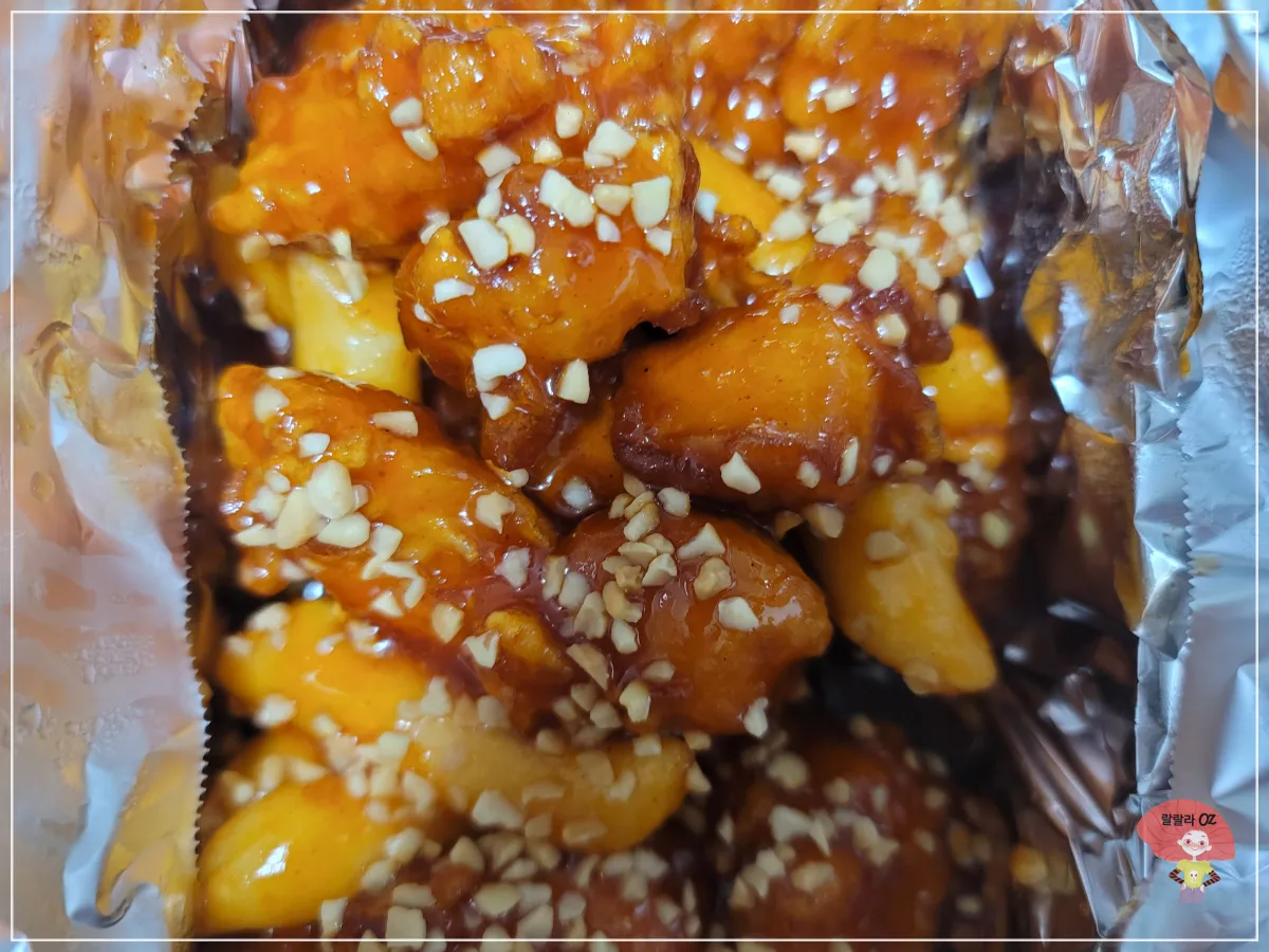 경기-구리시-큰집닭강정-인창점-약간매운맛-떡과-양념치킨