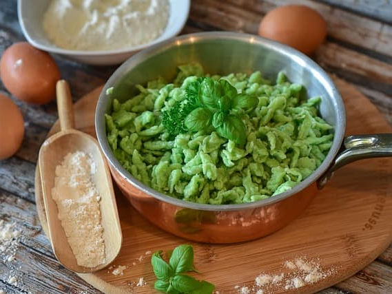 간편하게 영양 추가하는 바질