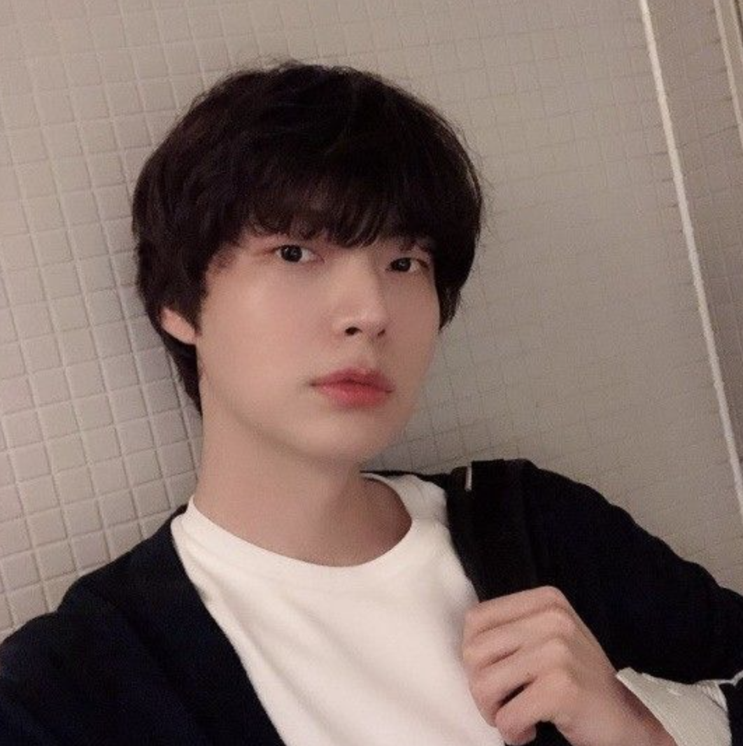 안재현 인스타 셀카