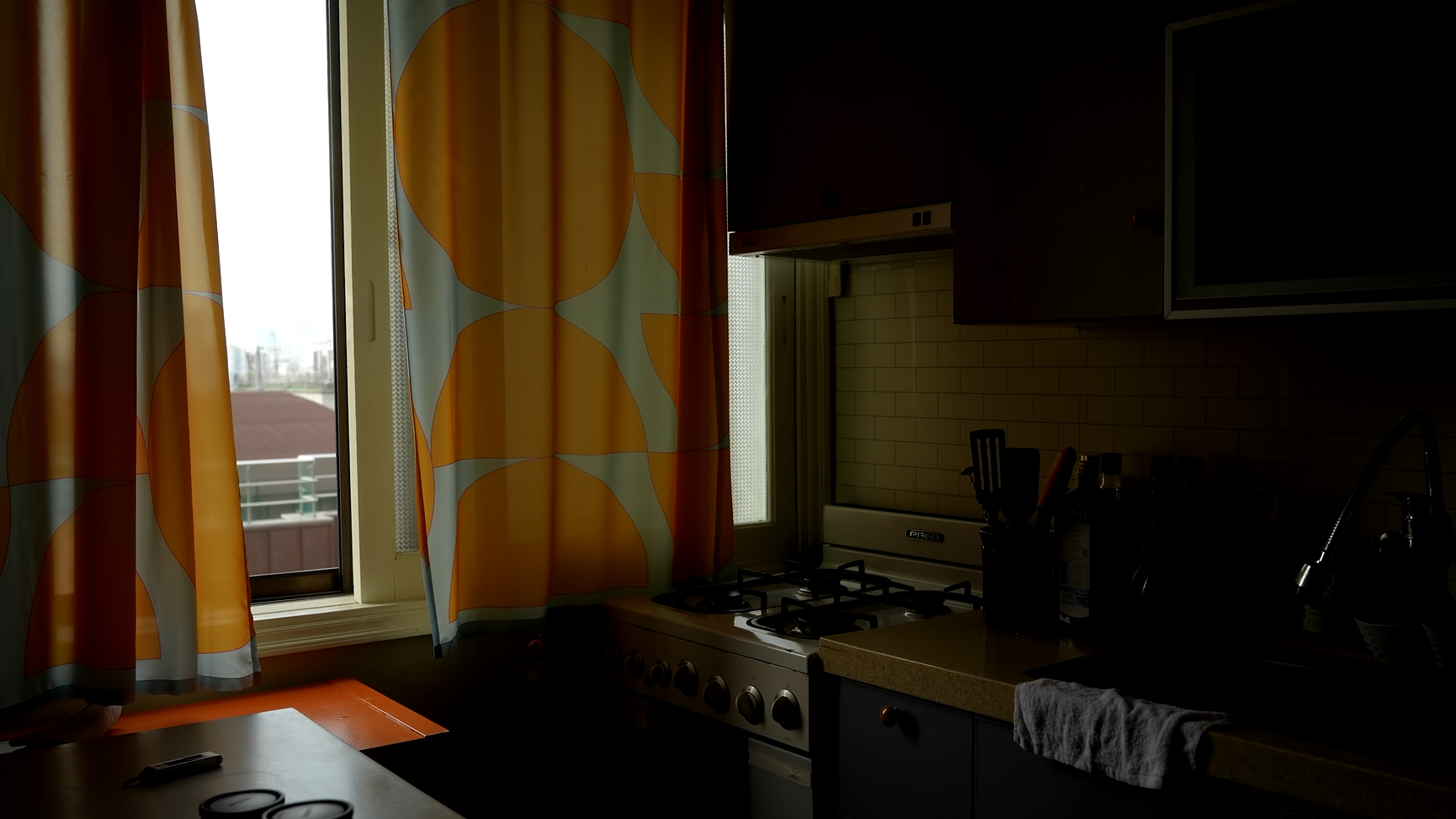 좁은 다이나믹 레인지로 촬영된 화면