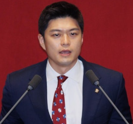 김용태 국회의원 비대위원장 유지 권성동 논란