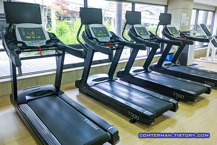헬스장 러닝머신