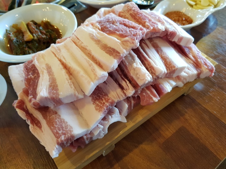 화성 동탄 고수의 부엌 소문난 맛집! 돼지생갈비 & 소 갈비탕 맛집 추천