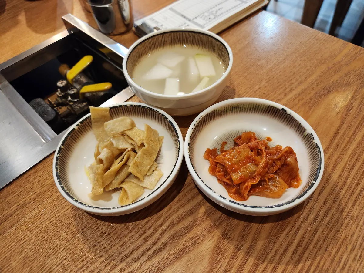 은평뉴타운-구파발-맛집-은평롯데몰-오뎅식당-부대찌개-기본-제공-반찬-볶음김치-오뎅-동치미