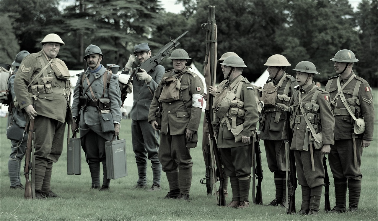 일상복이 된 군복의 공통점 (디자인, 소재, 기능성) 관련 사진