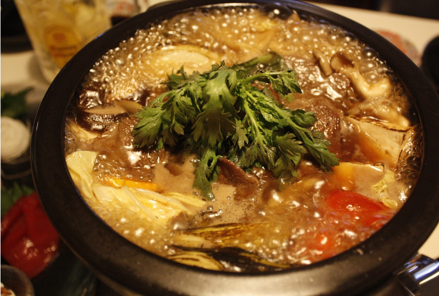 겨울철 별미여행 - 따뜻한 음식으로 떠나는 미식의 세계