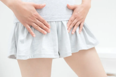 사타구니가 아픈 여성
