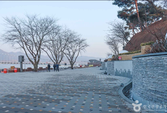 예당호 출렁다리