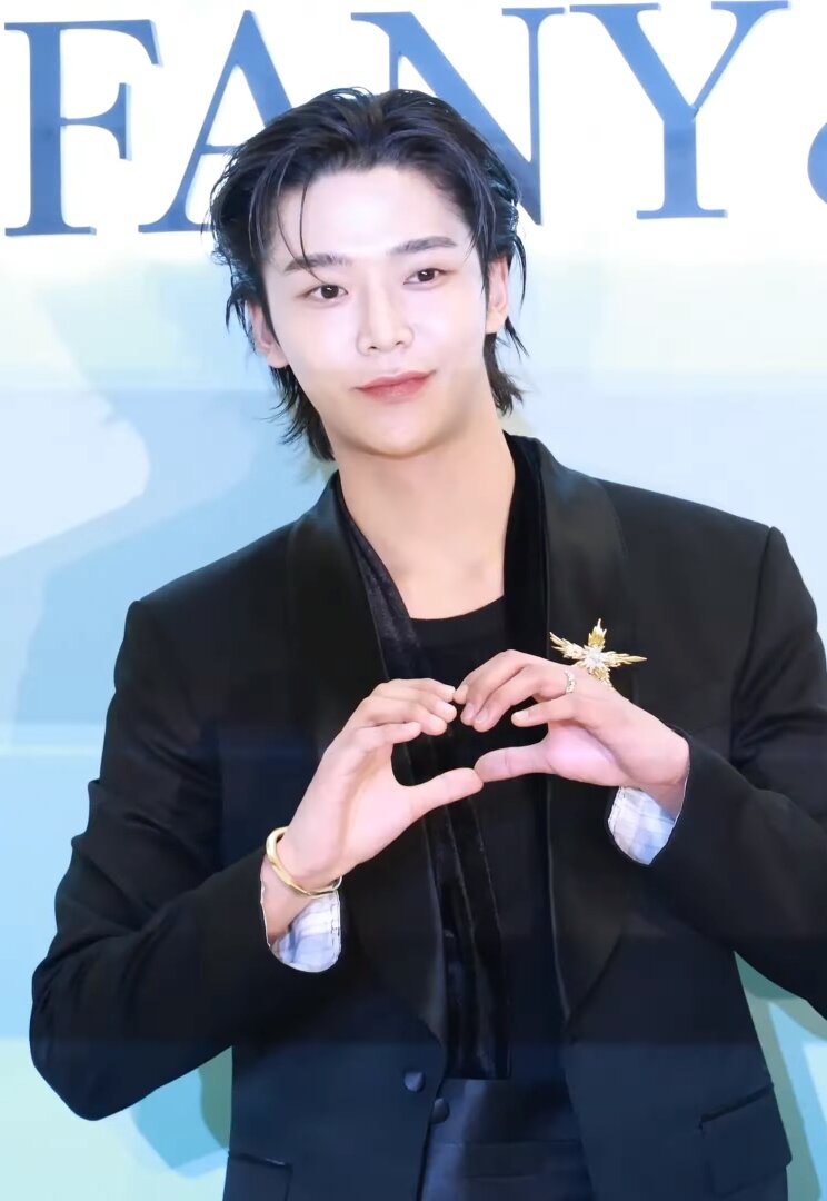 SF9 출신 탁류 시율 역 로운 프로필 데뷔 수상 내역 알아보기