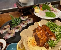 부타카쿠니-고등어봉초밥-모듬사시미