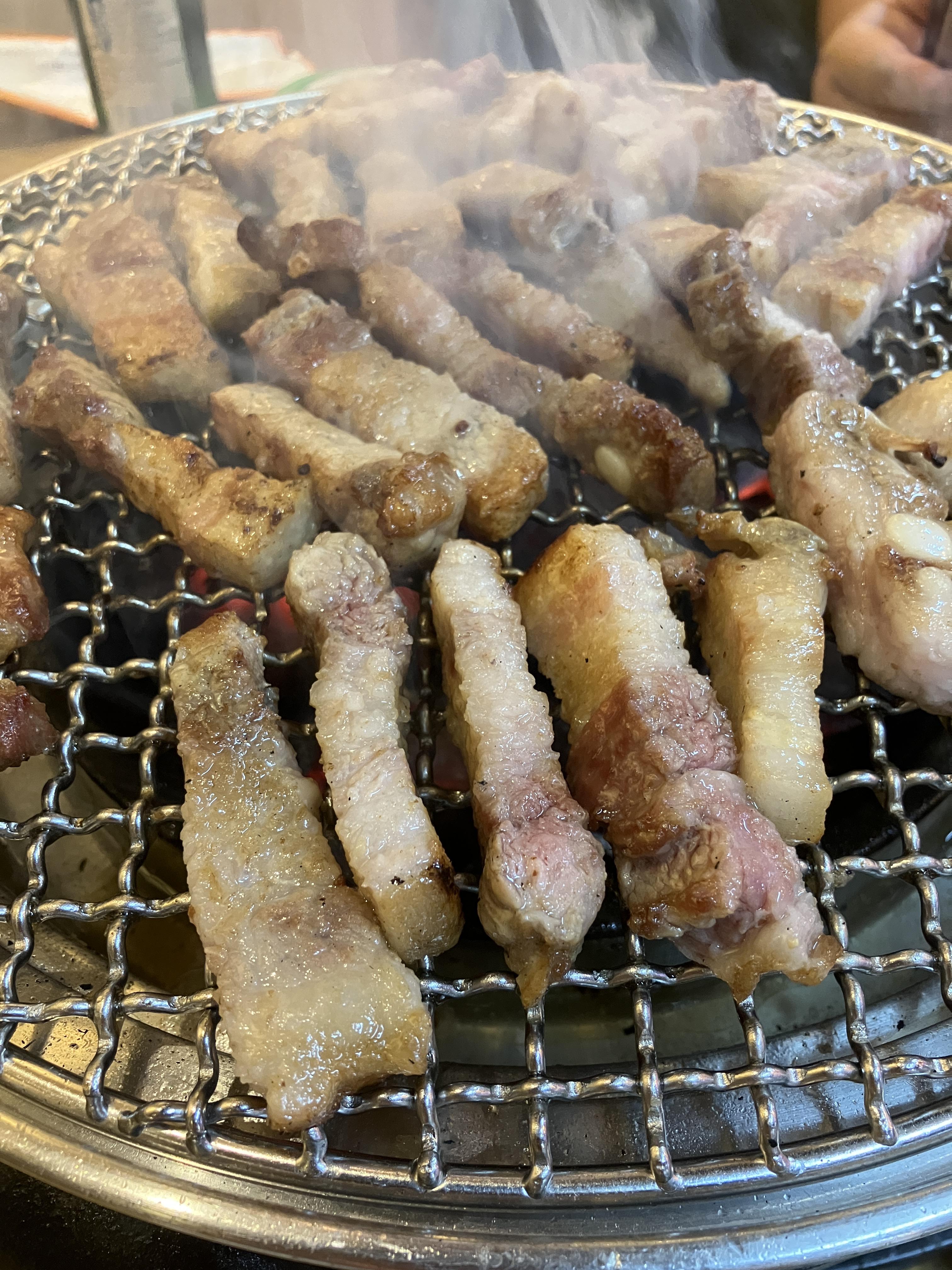 진짜 맛있는 숯불삼겹살