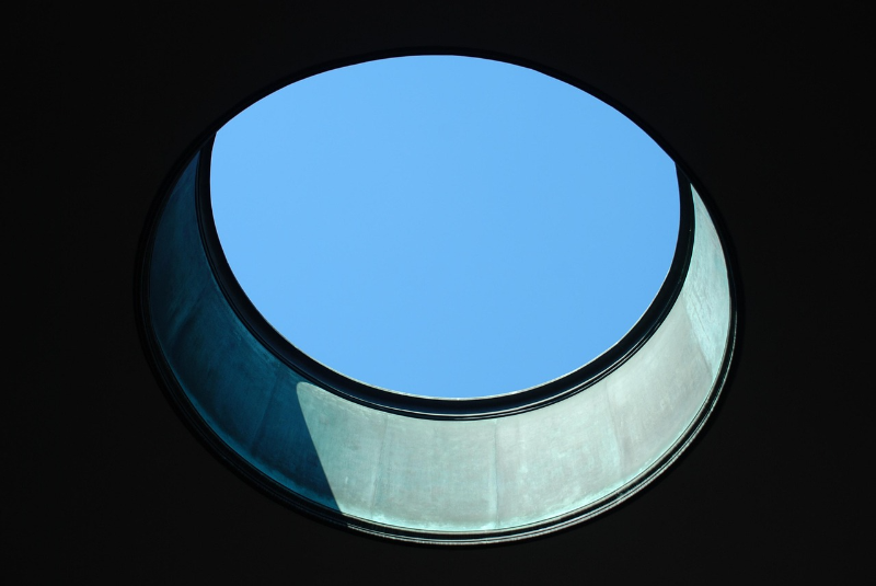 천장에 뚫린 창문