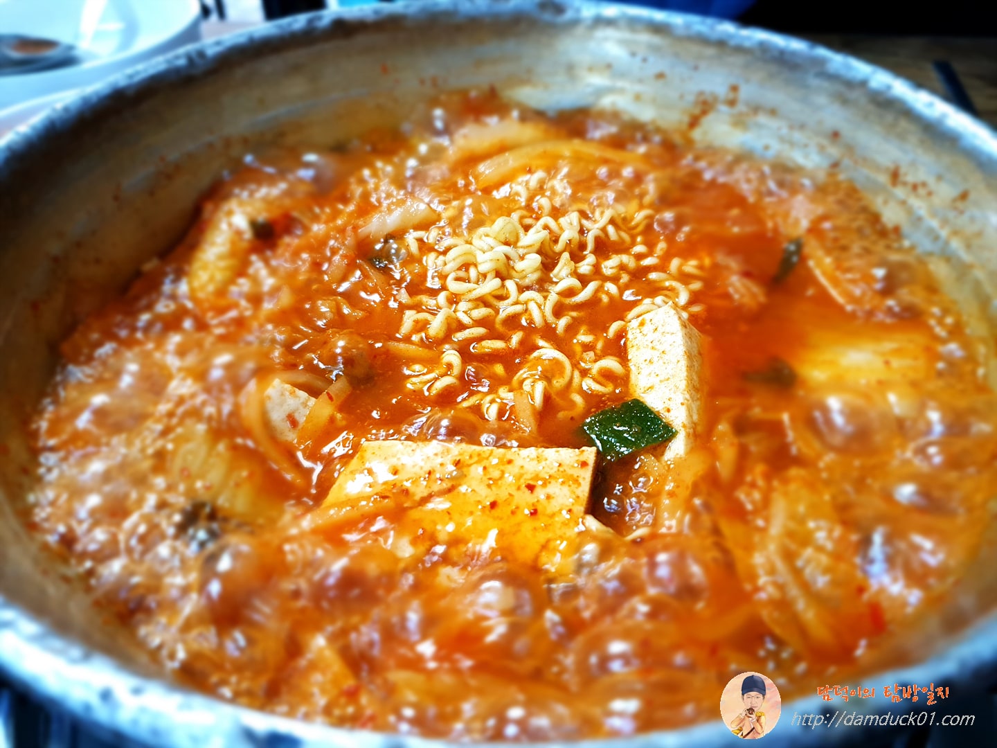 이모네-김치찌개-라면사리-담덕이의탐방일지