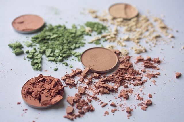 폴리페놀과 카로티노이드(루테인, 제아잔틴)의 블루라이트 보호 효과