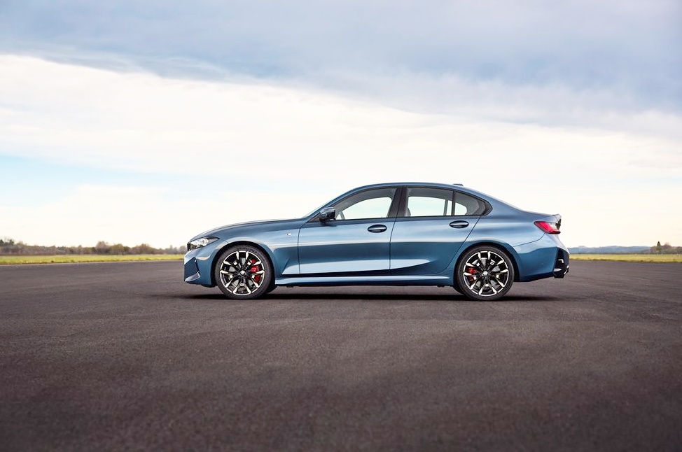 2025 BMW 3시리즈 페이스리프트 실내 디자인 가격 성능 공개