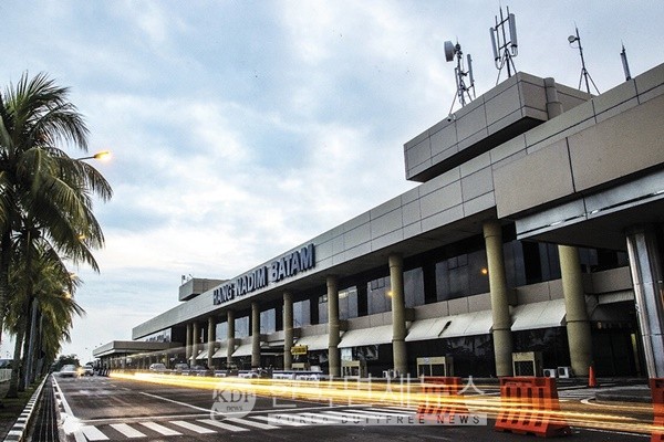 항 나딤 국제 공항