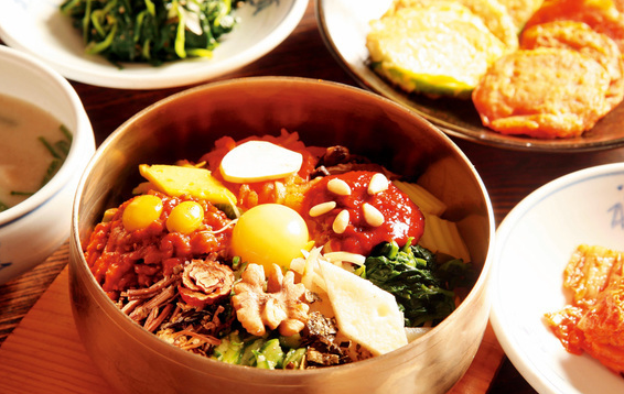 전주 전통 비빔밥 (12,000원) 먹으러 가기