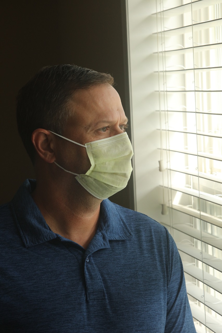 마스크를 쓴 남자