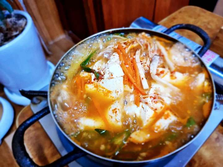 식객 허영만 백반기행 신소율 편 해물두부전골 손두부 두부구이 해물 칼국수 비지찌개 원주 맛집 소개