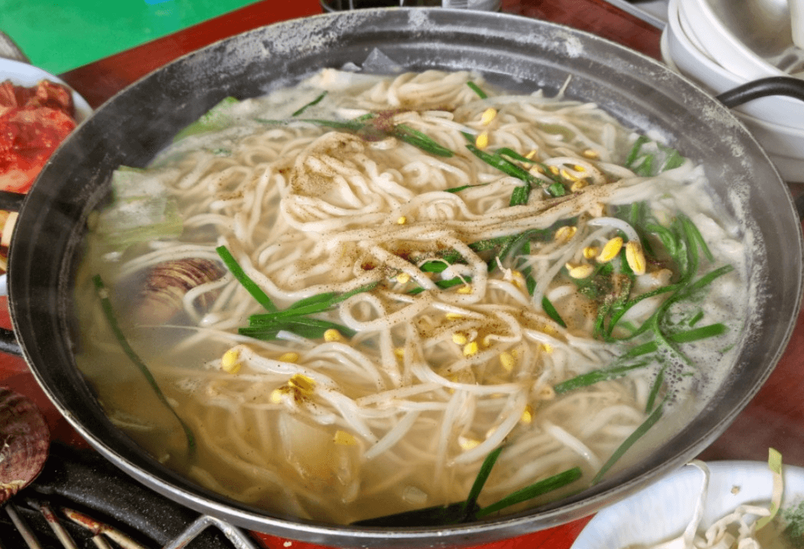 백반기행-평택-조개구이-식당-칼국수