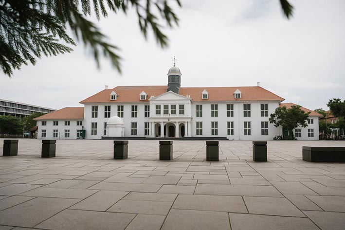 자카르타 과거와 식민지 유산을 만날 수 있는 자카르타 역사박물관(Jakarta History Museum) 외관 이미지
