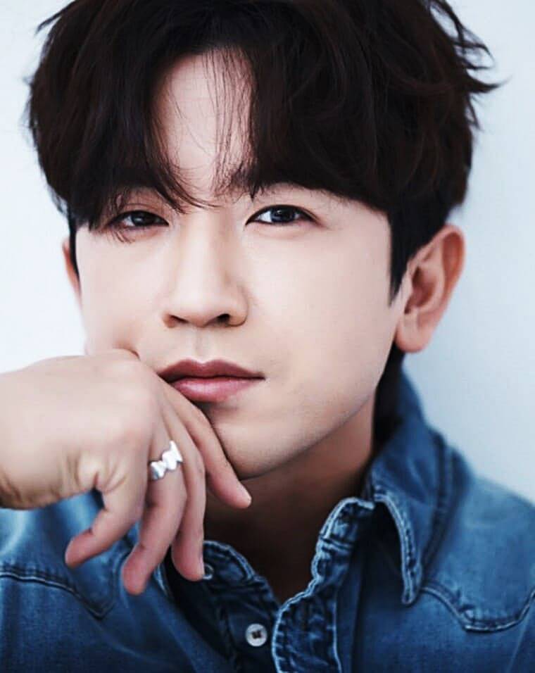 가수-이민우